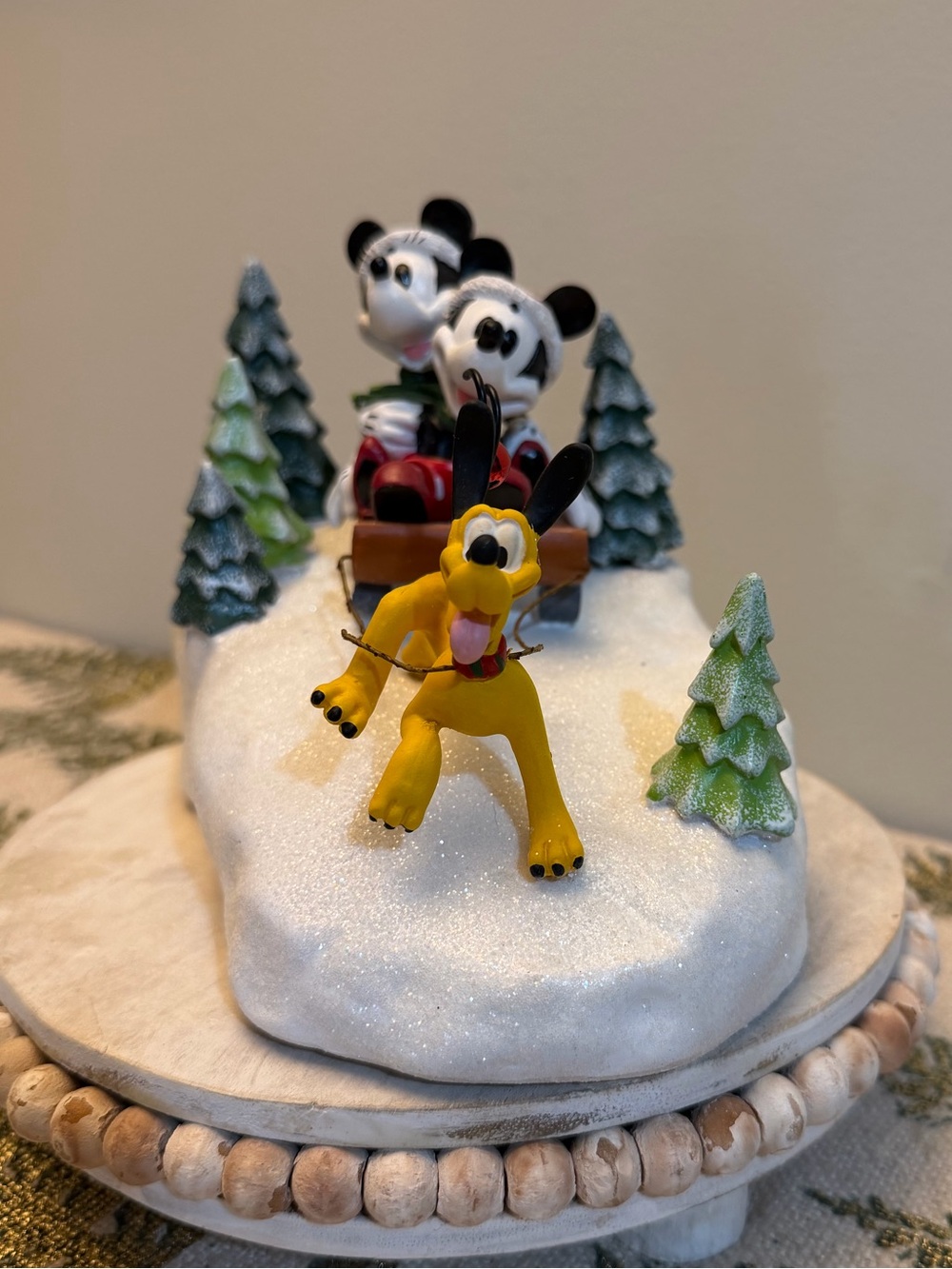Mickey Minnie Pluto Sleigh Ride Christmas Village - Picture 4 of 10